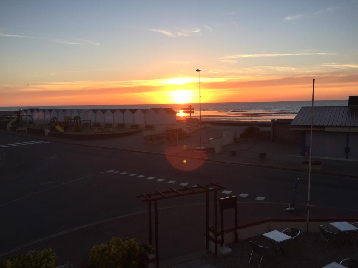 L'Huitriere Hotel Quiberville Bagian luar foto